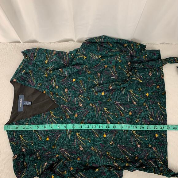 ModCloth Women's Wrap Around Floral Top Size Large - Picture 7 of 8